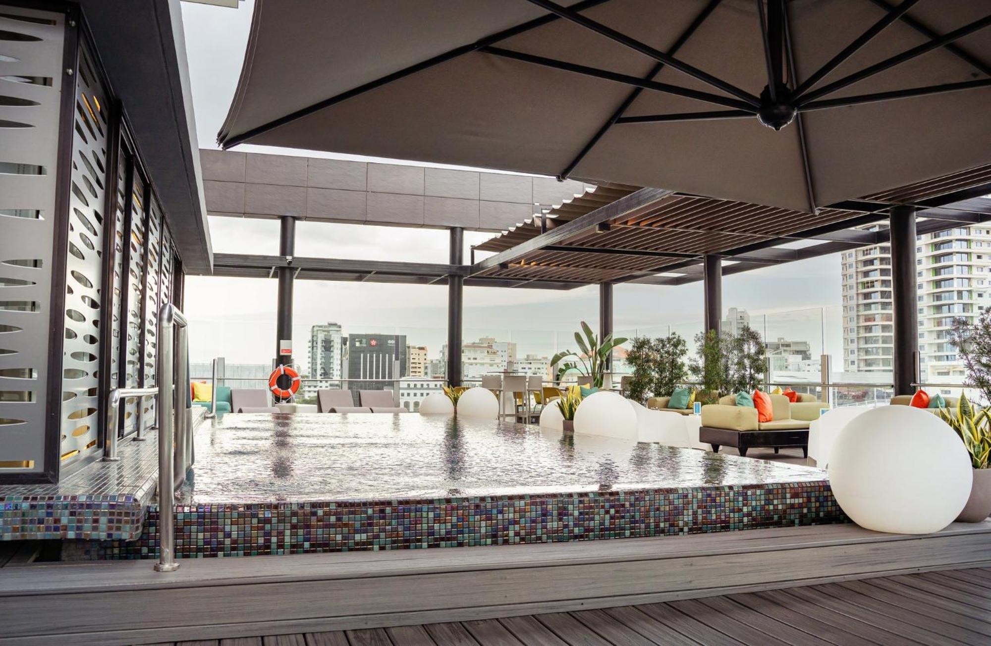 Holiday Inn Santo Domingo By Ihg Exterior foto Sky bar