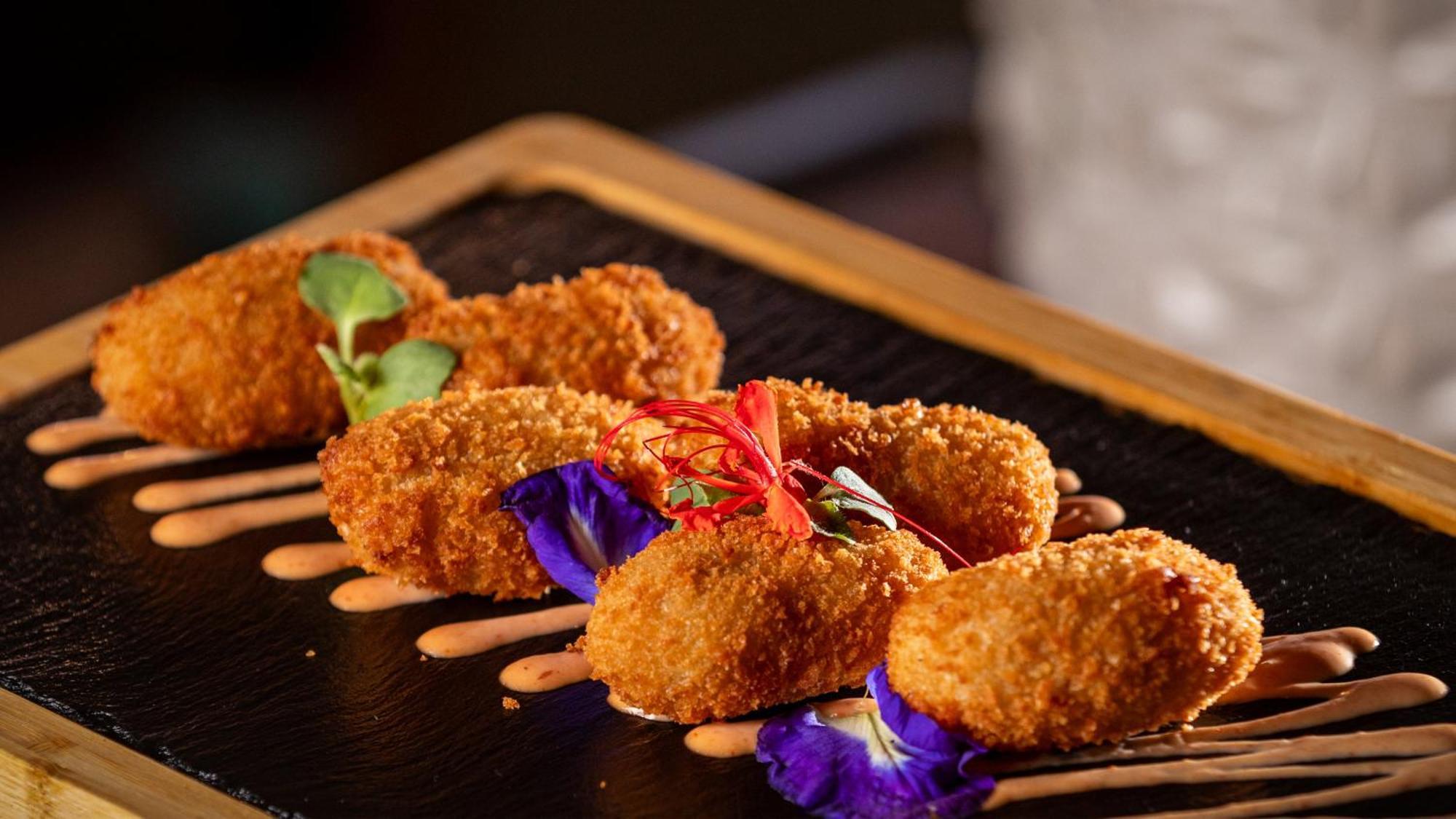 Holiday Inn Santo Domingo By Ihg Exterior foto Deep-fried breaded tofu